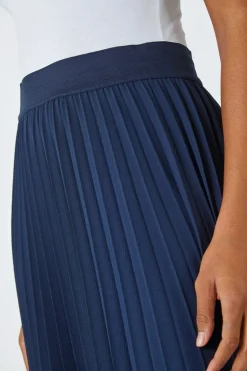 Skirts><noscript><img width=
