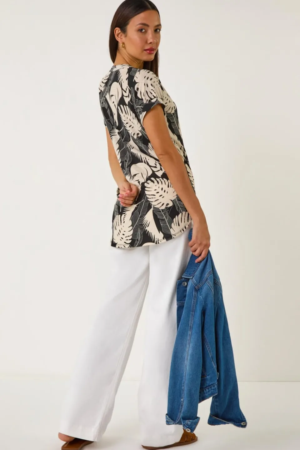 Tops>Roman Stone Textured Leaf Print V-Neck Stretch Top
