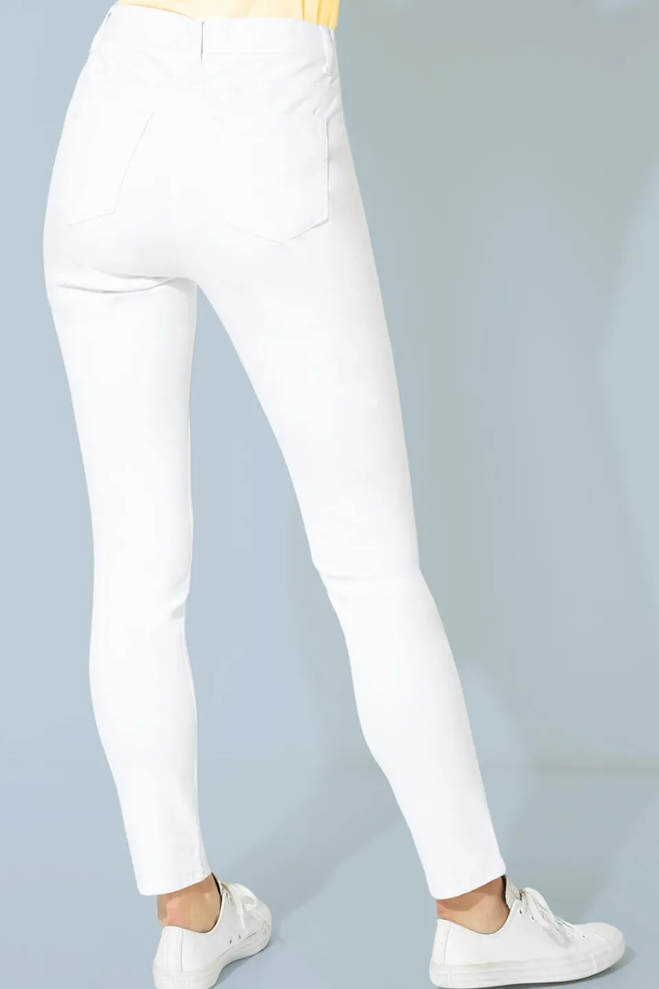Jeans & Jeggings>Roman White Elastic Waist 31" Denim Stretch Jegging