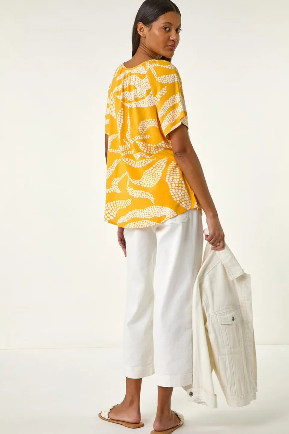 T-Shirts>Roman Yellow Leaf Print Button Detail Top