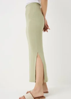 Skirts><noscript><img width=