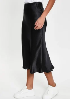 Skirts><noscript><img width=