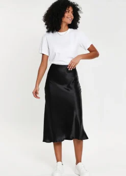 Skirts><noscript><img width=