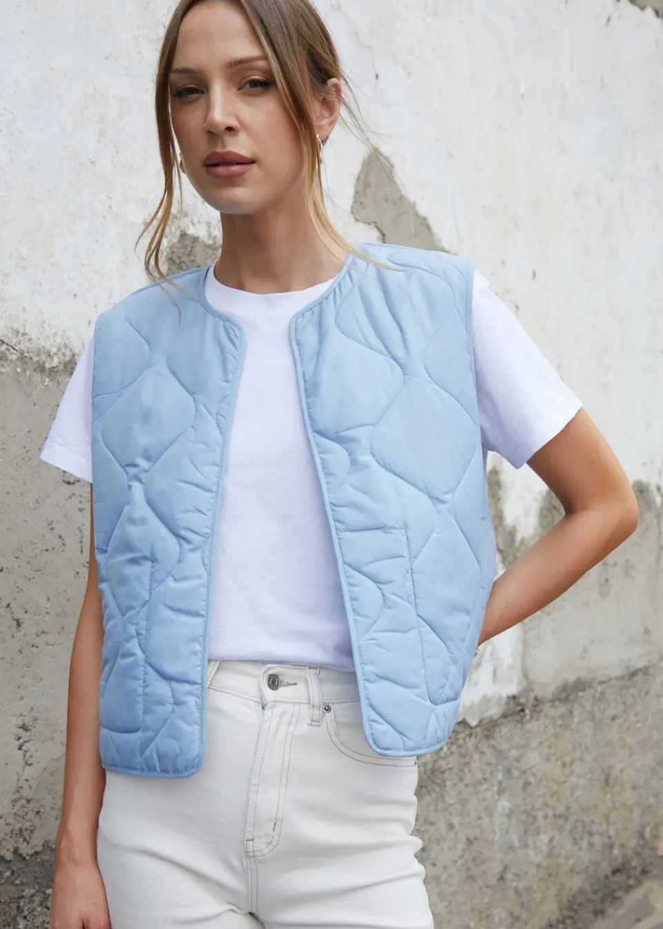 Coats & Jackets>Threadbare Blue Floral Patchwork Reversible Quilted Gilet