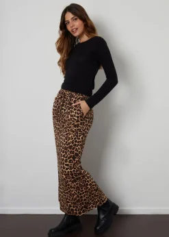 Skirts><noscript><img width=