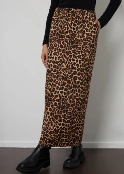 Skirts><noscript><img width=