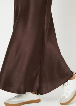 Skirts><noscript><img width=