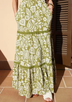 Skirts><noscript><img width=