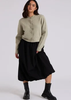 Skirts><noscript><img width=