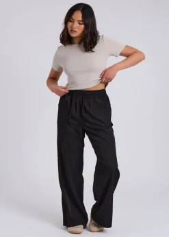 Trousers><noscript><img width=
