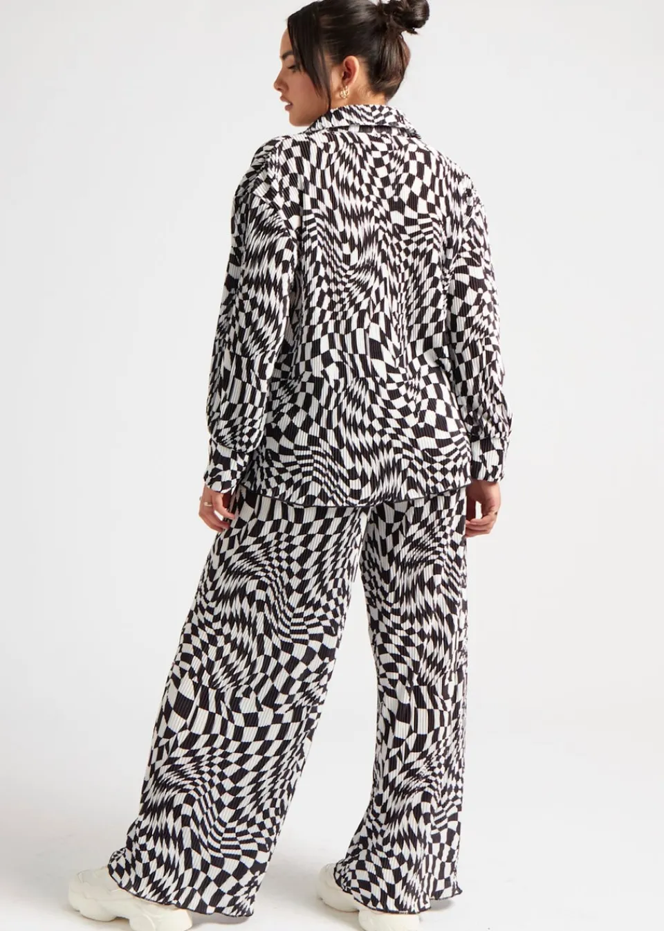Tops>Urban Bliss Black Geometric Plisse Oversized Shirt