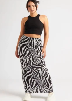 Skirts><noscript><img width=