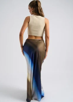 Skirts><noscript><img width=