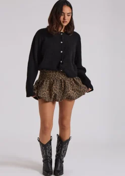 Skirts><noscript><img width=