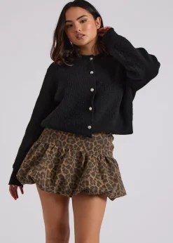 Skirts><noscript><img width=