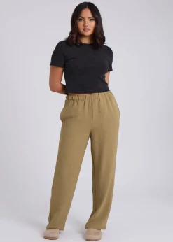 Trousers><noscript><img width=