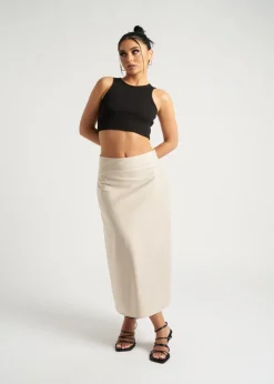 Skirts><noscript><img width=