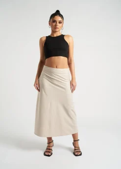 Skirts><noscript><img width=