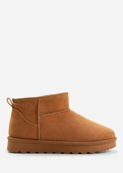 Footwear><noscript><img width=