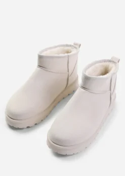 Footwear><noscript><img width=