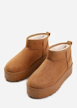 Footwear><noscript><img width=