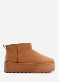 Footwear><noscript><img width=