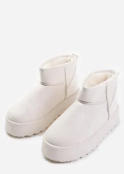 Footwear><noscript><img width=