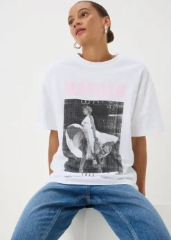 T-Shirts><noscript><img width=
