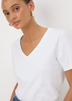 T-Shirts>Papaya White V-Neck Regular Fit T-Shirt