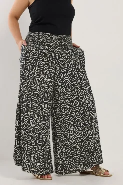 Trousers><noscript><img width=