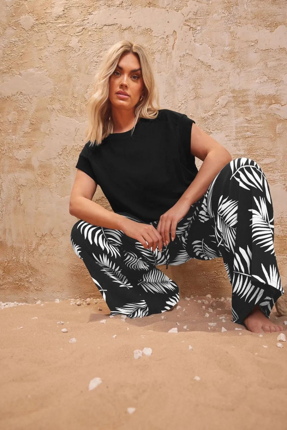 Trousers>YOURS Curve Black & White Palm Print Crinkle Wide Leg Trousers