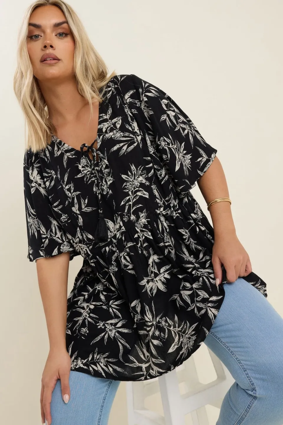 Tops>YOURS Curve Black & White Palm Print Tie Neck Top