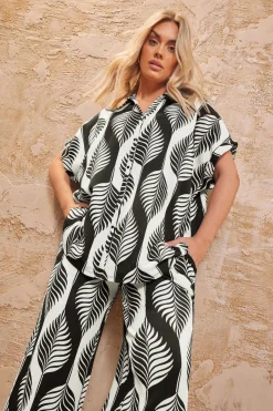 Tops>YOURS Curve Black & White Leaf Print Textured Shirt