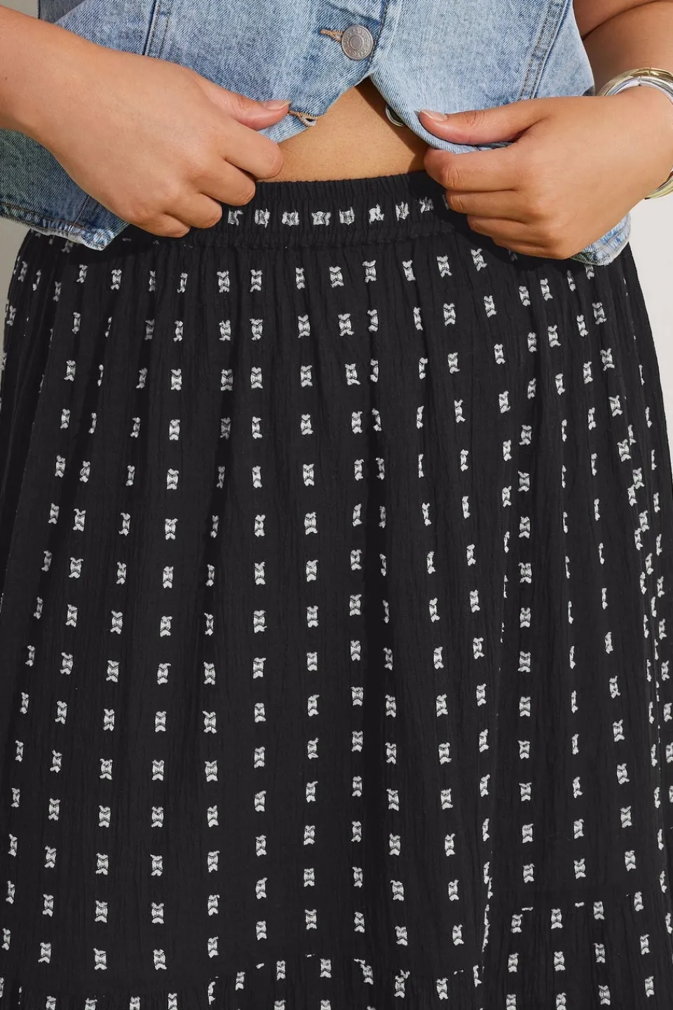 Skirts>YOURS Curve Black & White Dobby Tiered Maxi Skirt