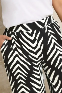 Trousers><noscript><img width=
