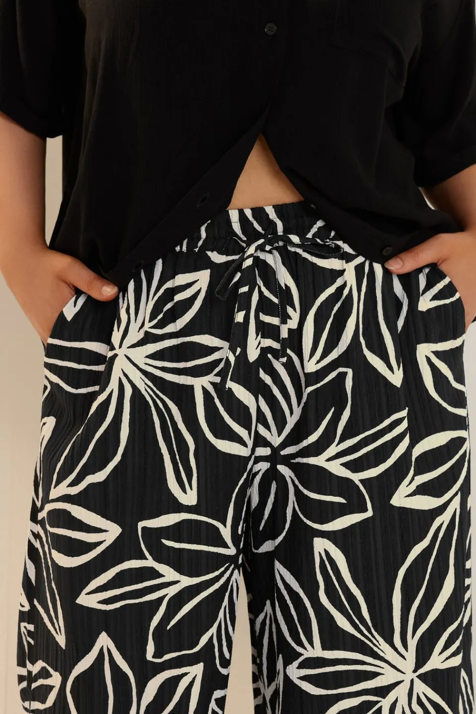 Trousers>YOURS Curve Black & White Floral Print Textured Wide Leg Trousers