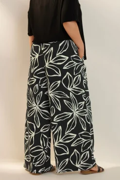 Trousers><noscript><img width=