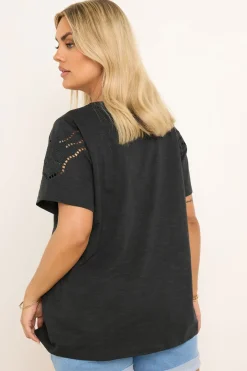 T-Shirts><noscript><img width=