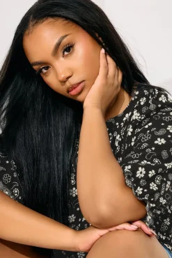 Tops><noscript><img width=