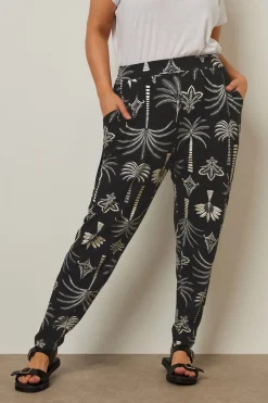 Trousers><noscript><img width=