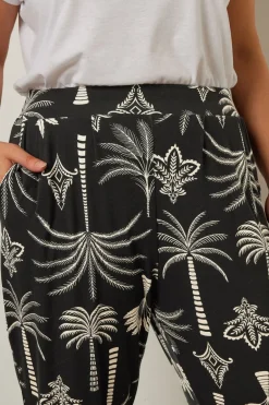 Trousers><noscript><img width=