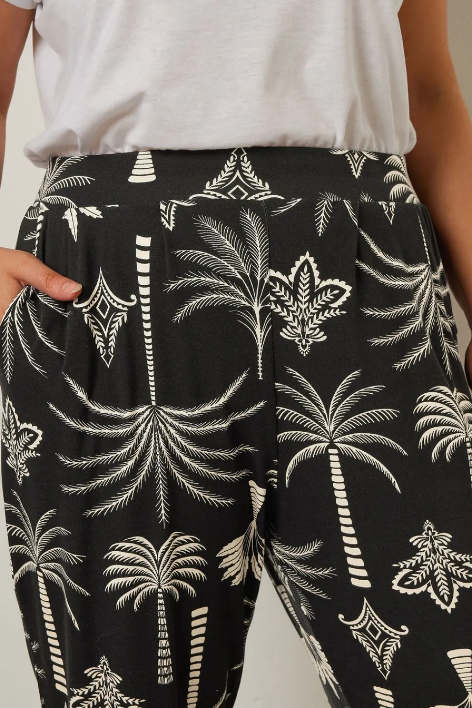 Trousers>YOURS Curve Black Palm Print Harem Trousers