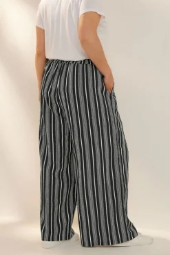 Trousers><noscript><img width=