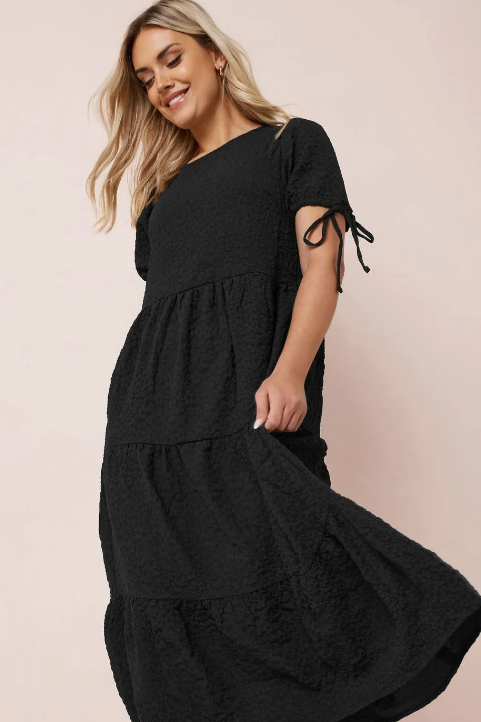 Dresses>YOURS Curve Black Textured Ditsy Floral Tie Back Dress