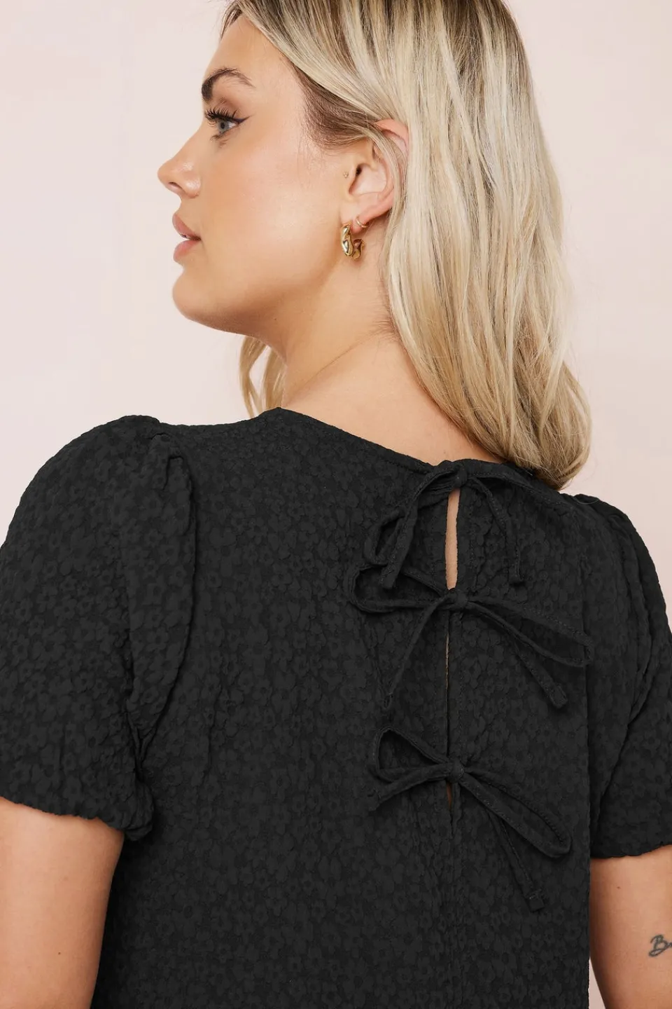 Dresses>YOURS Curve Black Textured Ditsy Floral Tie Back Dress