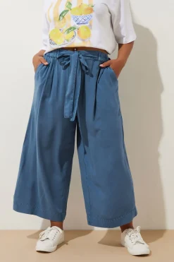 Trousers><noscript><img width=