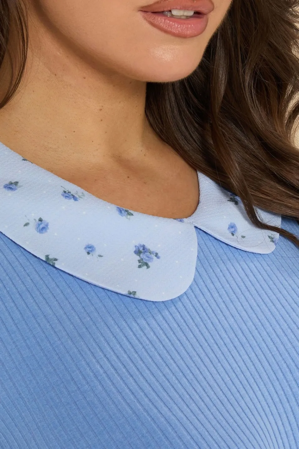 T-Shirts>YOURS Curve Blue Ditsy Floral Collar Ribbed Swing Top