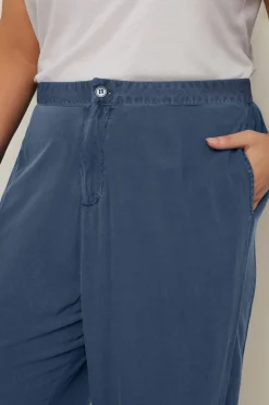 Trousers><noscript><img width=