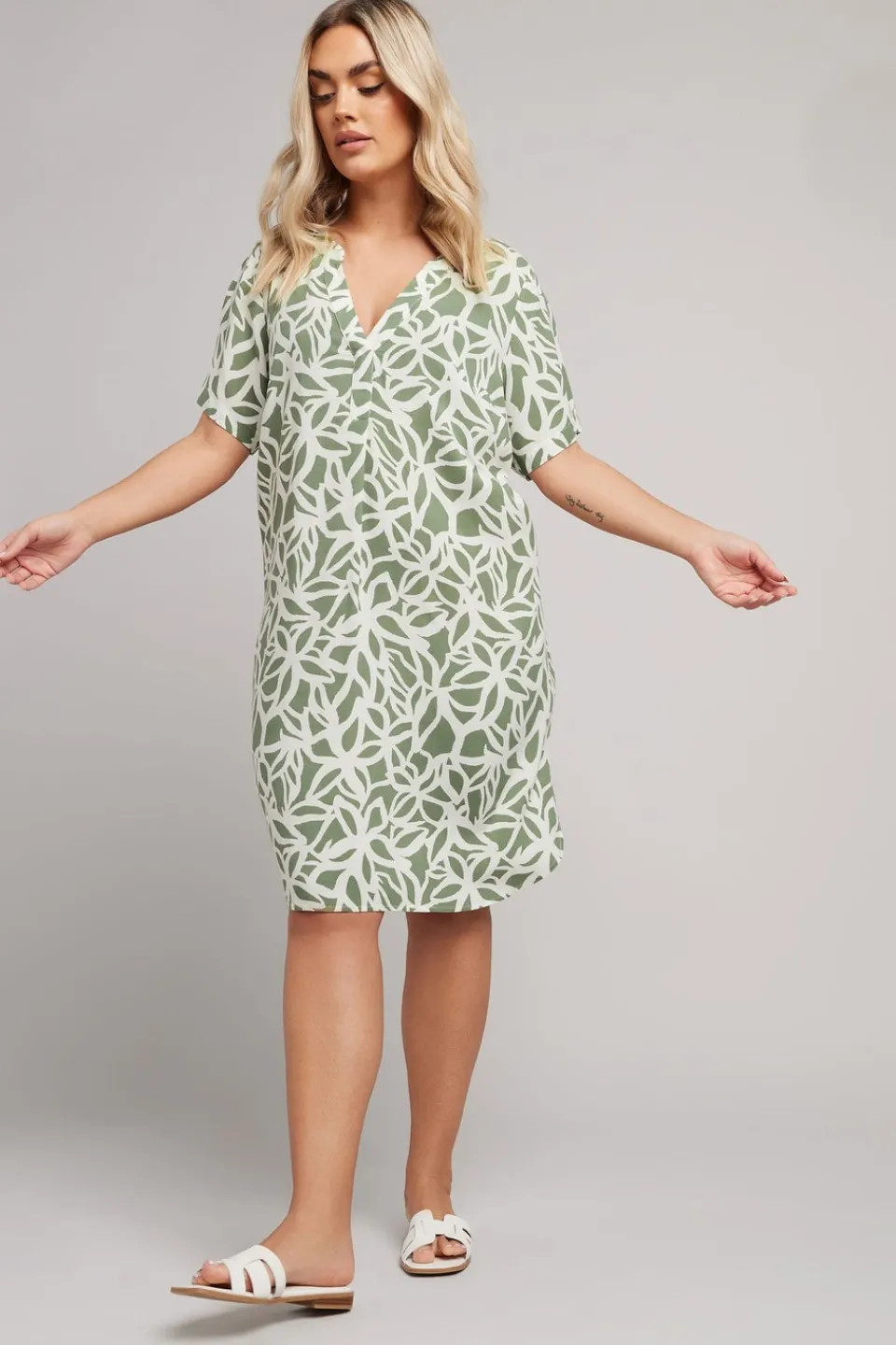 Dresses>YOURS Curve Green Abstract Tunic Mini Dress