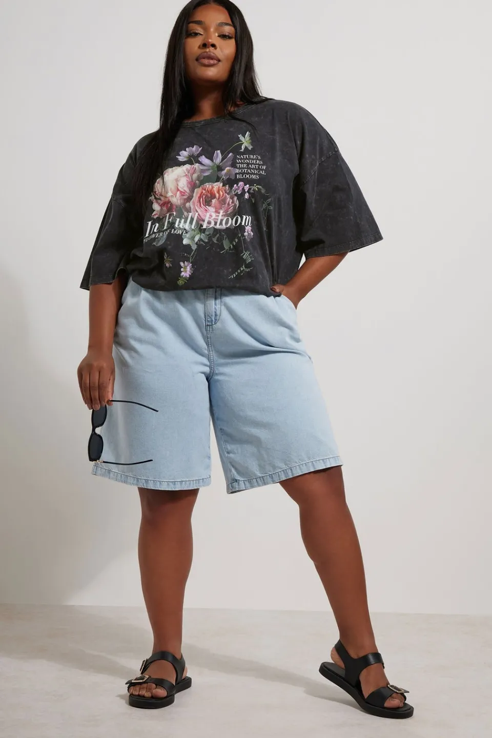 T-Shirts>YOURS Curve Grey In Full Bloom Acid Wash Oversized T-Shirt
